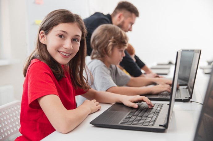 навіщо вчити дітей програмуванню